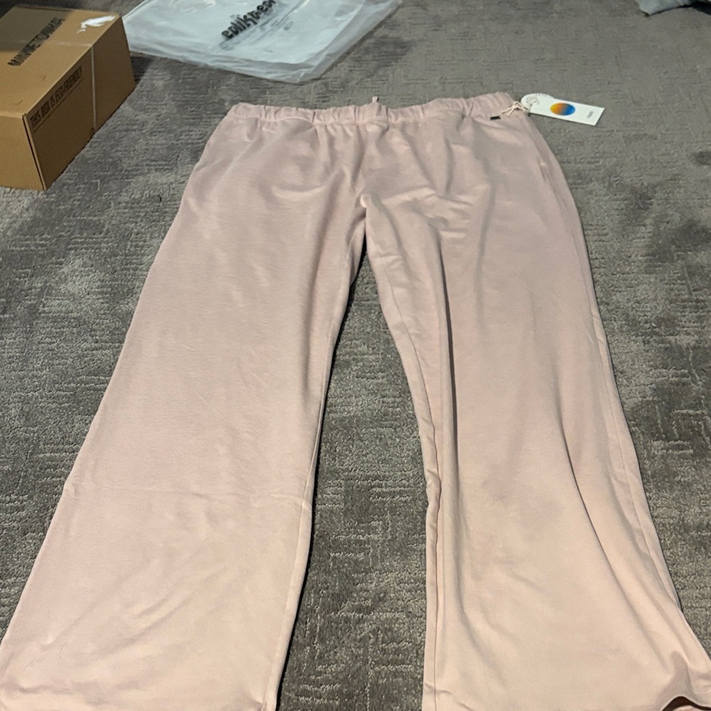 Vuori Soft Pink Lounge Pants